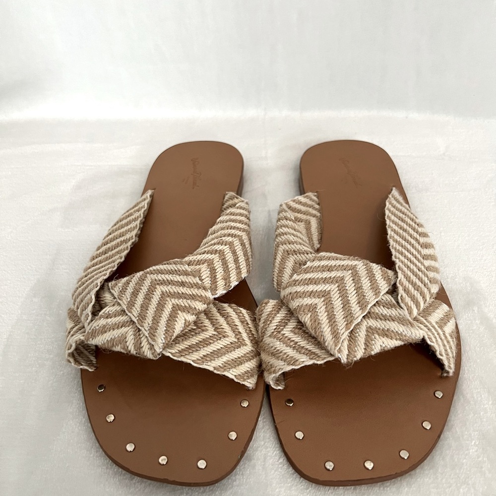 Universal Threads Sandals